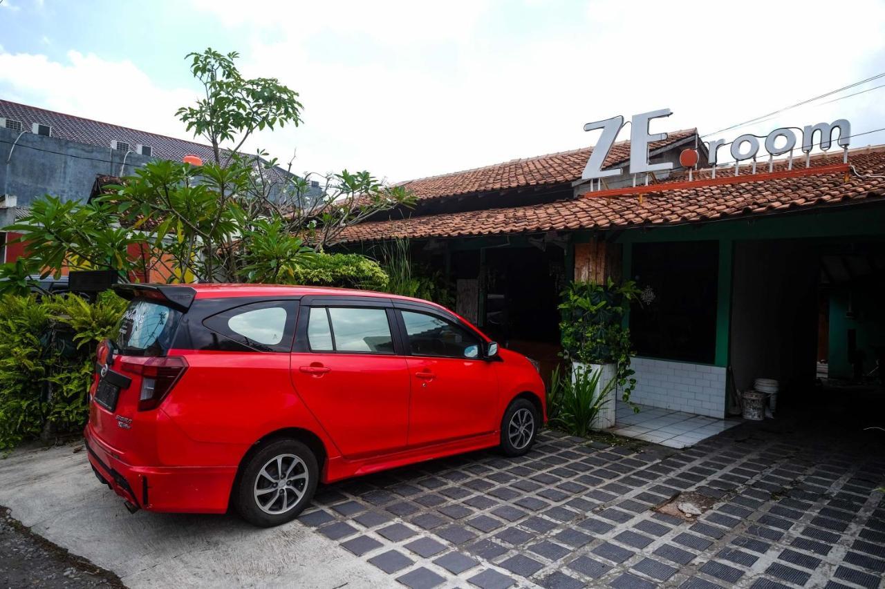 Reddoorz Near Lotte Mart Maguwoharjo Yogyakarta Hotel Bagian luar foto