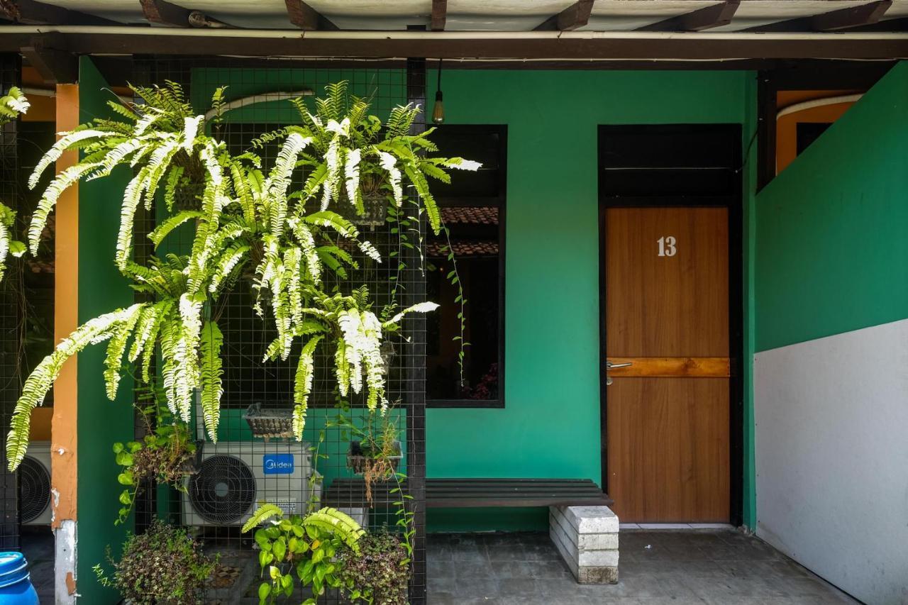 Reddoorz Near Lotte Mart Maguwoharjo Yogyakarta Hotel Bagian luar foto