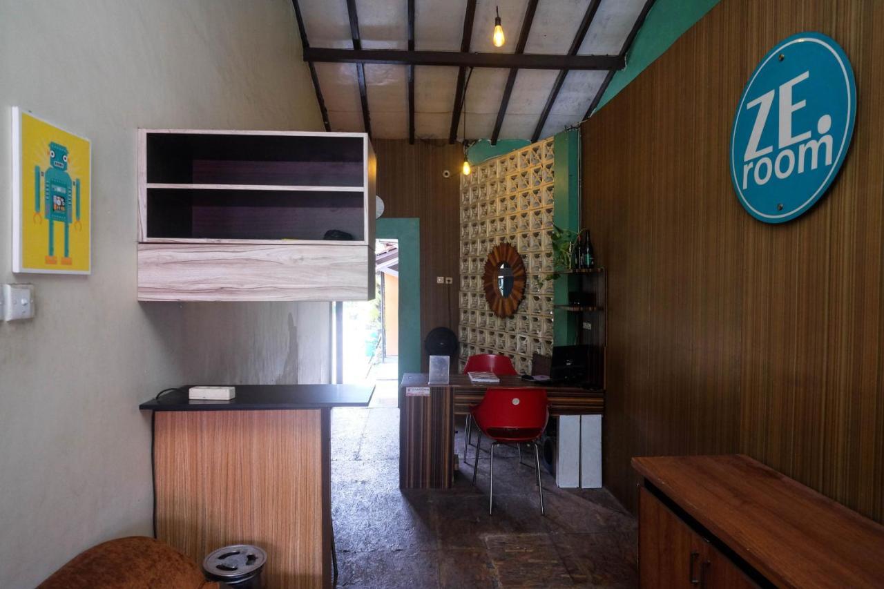 Reddoorz Near Lotte Mart Maguwoharjo Yogyakarta Hotel Bagian luar foto