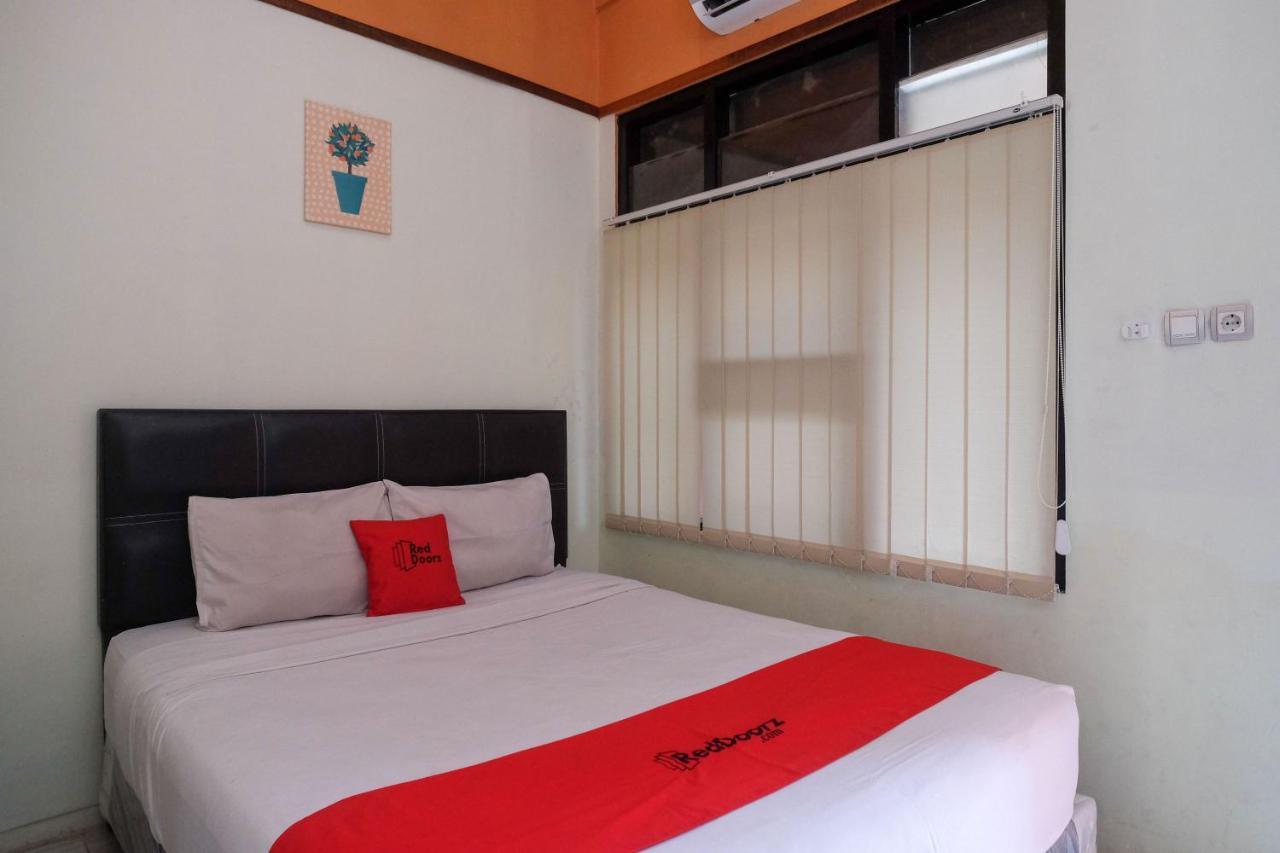 Reddoorz Near Lotte Mart Maguwoharjo Yogyakarta Hotel Bagian luar foto