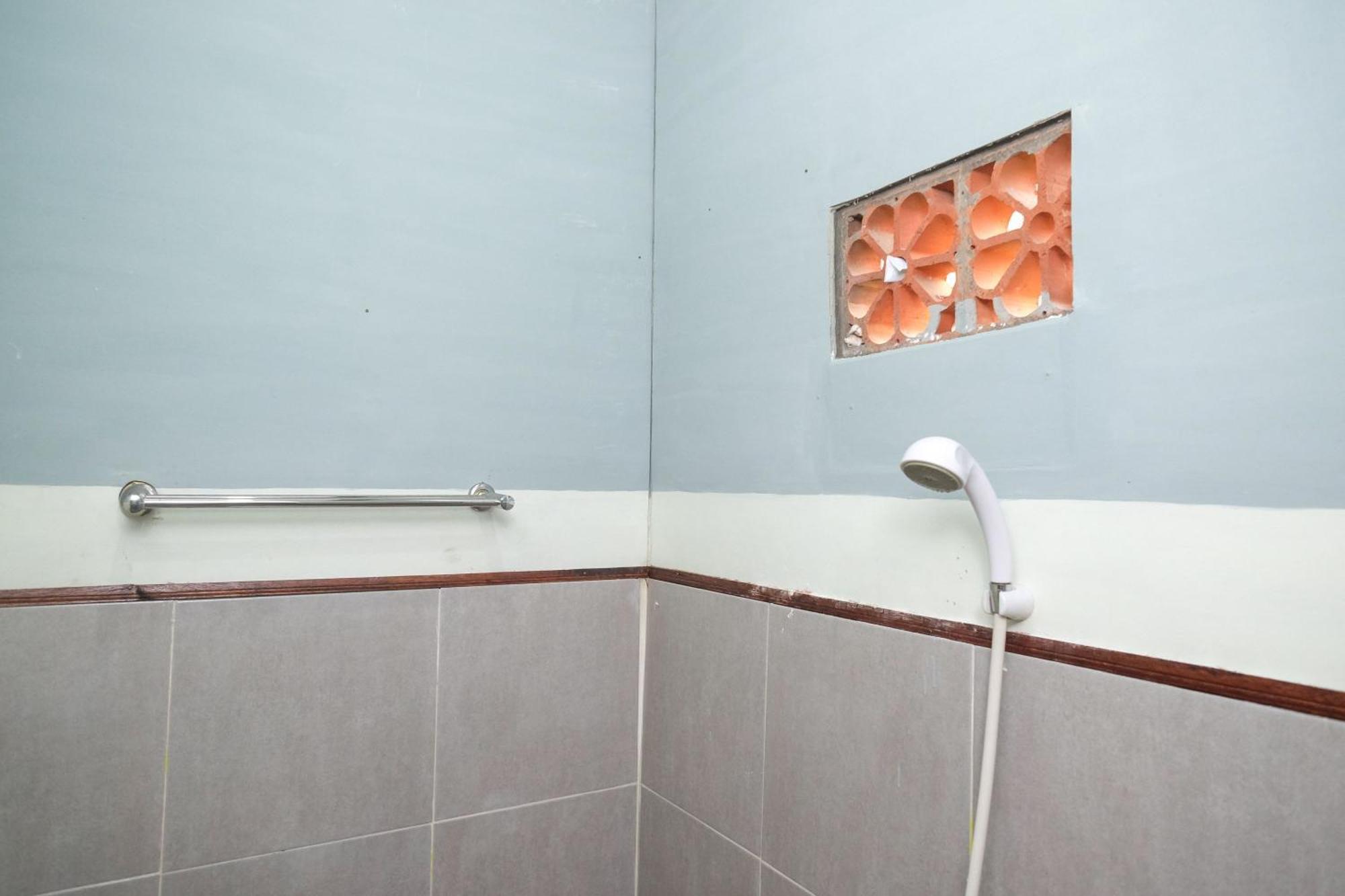 Reddoorz Near Lotte Mart Maguwoharjo Yogyakarta Hotel Ruang foto